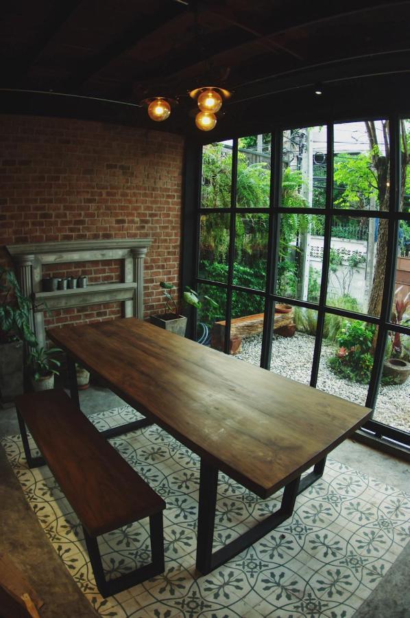 The Local Ari Vandrehjem Bangkok Eksteriør billede