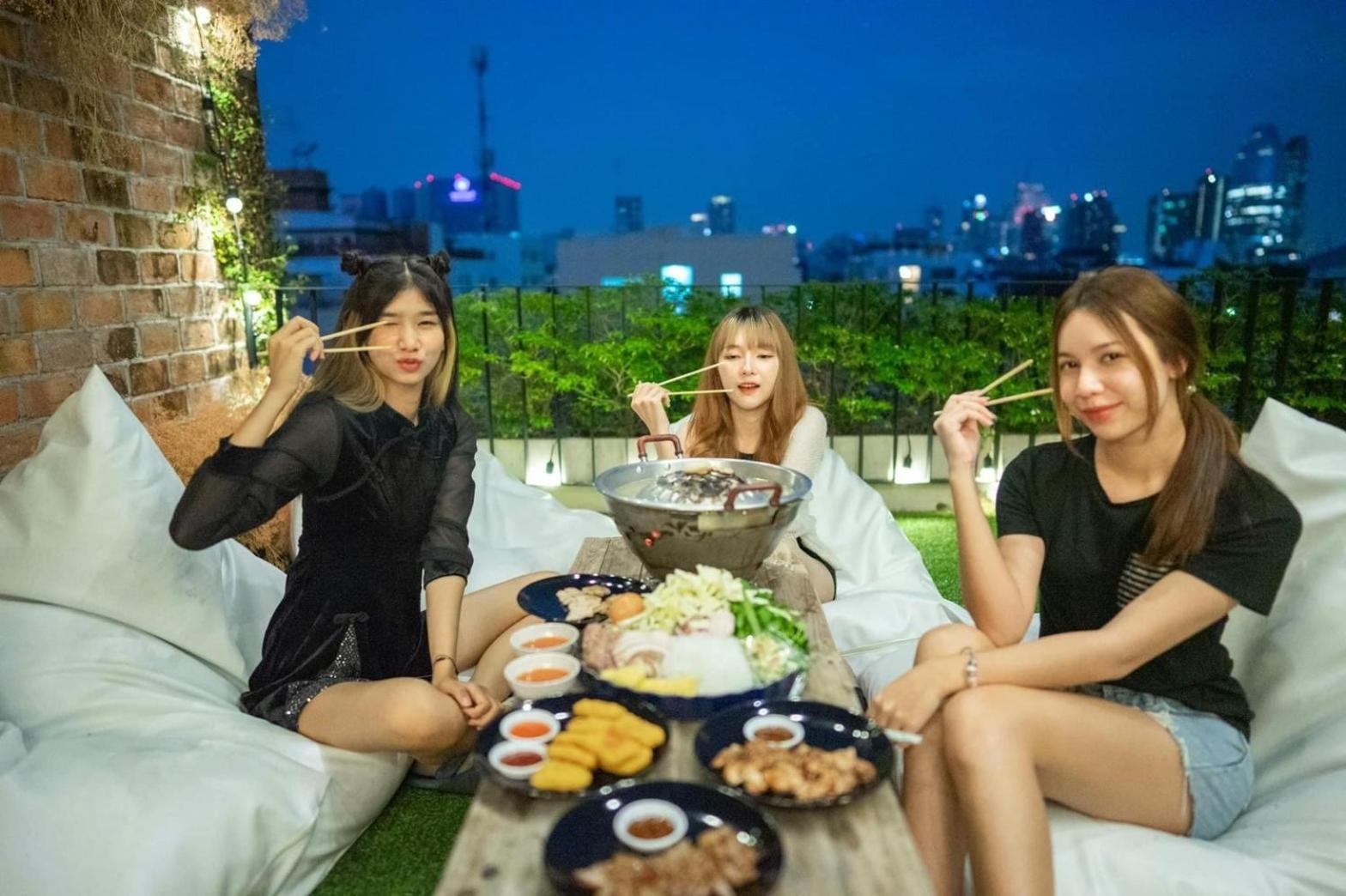 The Local Ari Vandrehjem Bangkok Eksteriør billede
